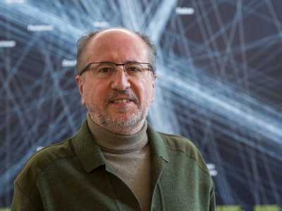 José Luis Orihuela: “Internet y las redes sociales favorecen a los extremos”