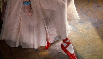 Las zapatillas rojas, o cómo adaptar un cuento clásico