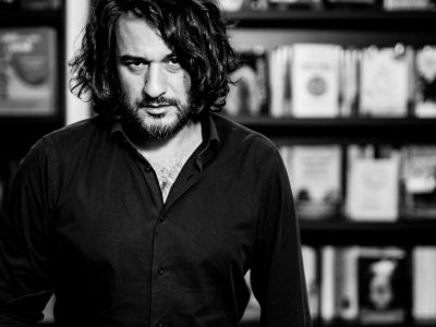 Manuel Jabois: “Esta es la historia de un niño que quiere seguir siéndolo cinco minutos más”