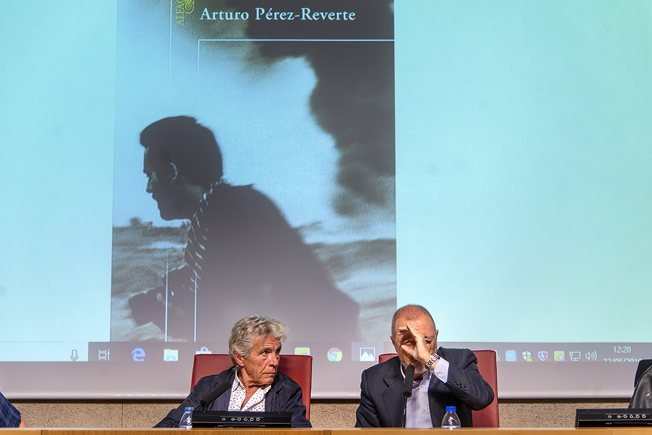 Pérez-Reverte y Márquez: lección de periodismo de guerra (y de amistad)