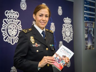 Nuestros hijos en la red. 50 cosas que los padres deben saber