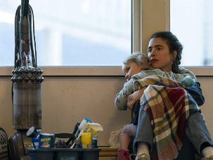 «La asistenta», las memorias de una madre precaria que arrasan en Netflix
