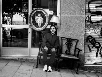 Mario de la Rosa: «Hay que mancharse las manos para escribir y para interpretar»