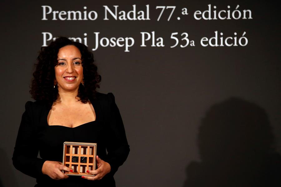 Najat El Hachmi, ganadora del Premio Nadal con la novela «El lunes nos querrán»