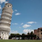 Se inicia la construcción de la Torre de Pisa