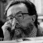 Juan Eduardo Zúñiga, entre amigos y en el realismo socialista